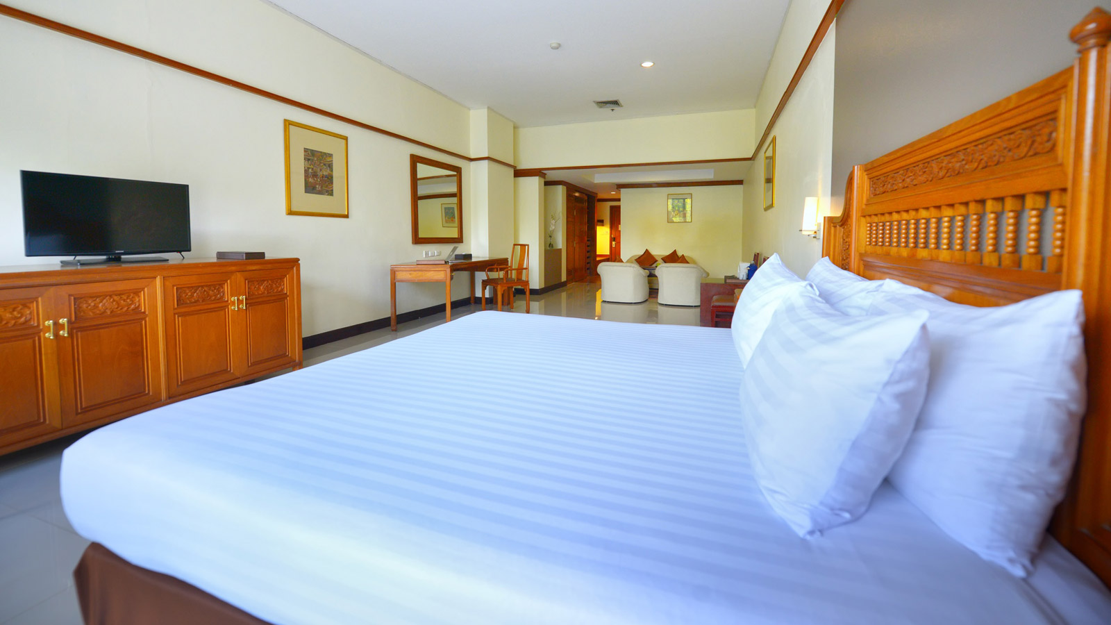 Grand Deluxe King at Loei Palace Hotel
