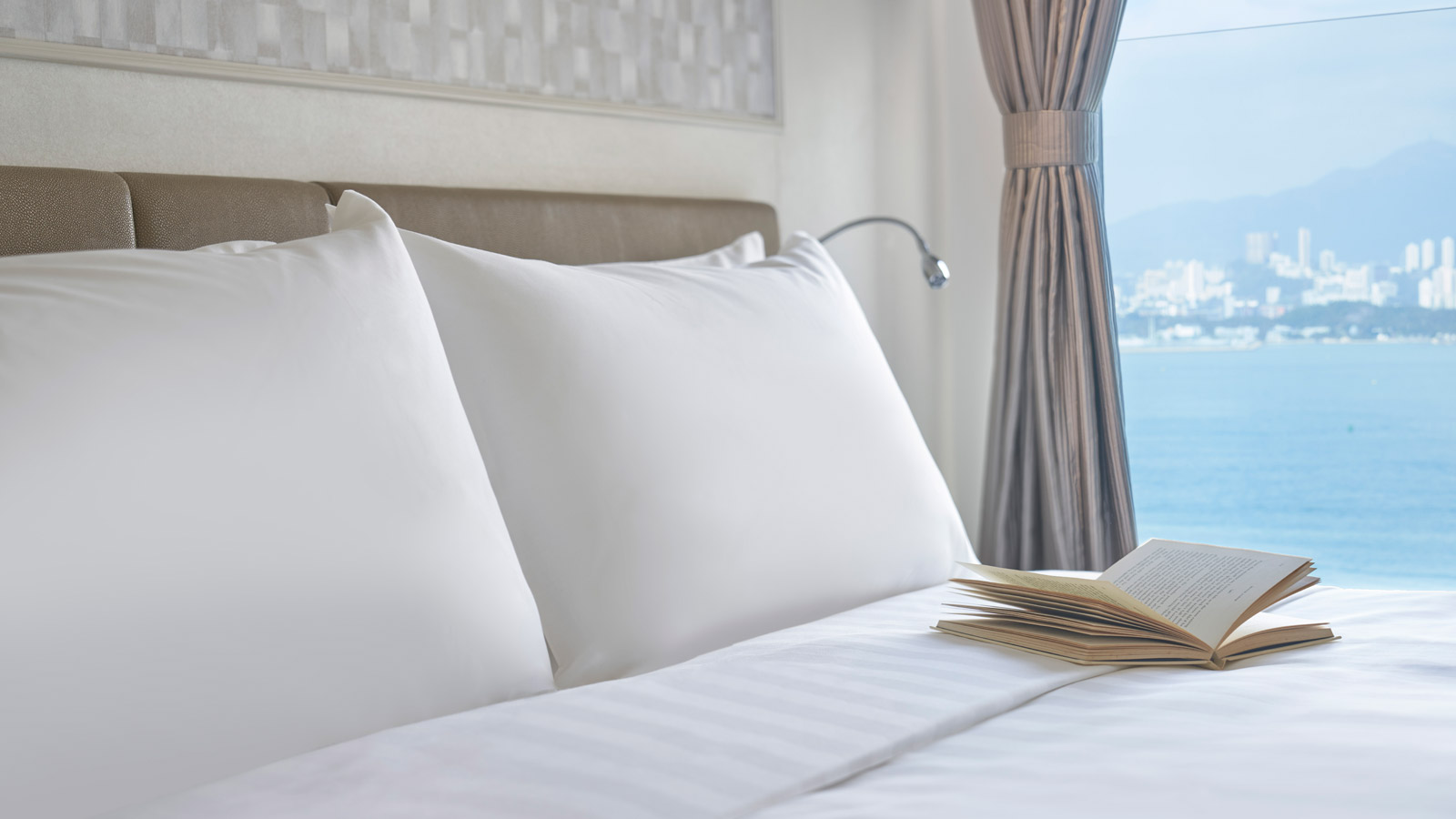 豪華海景特大床房 - 細節 - 麗富酒店 （圖片僅供參考，或與實際環境略有不同）